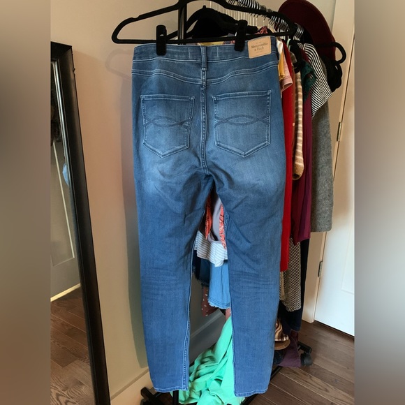 Abercrombie & Fitch jeans - Picture 5 of 7